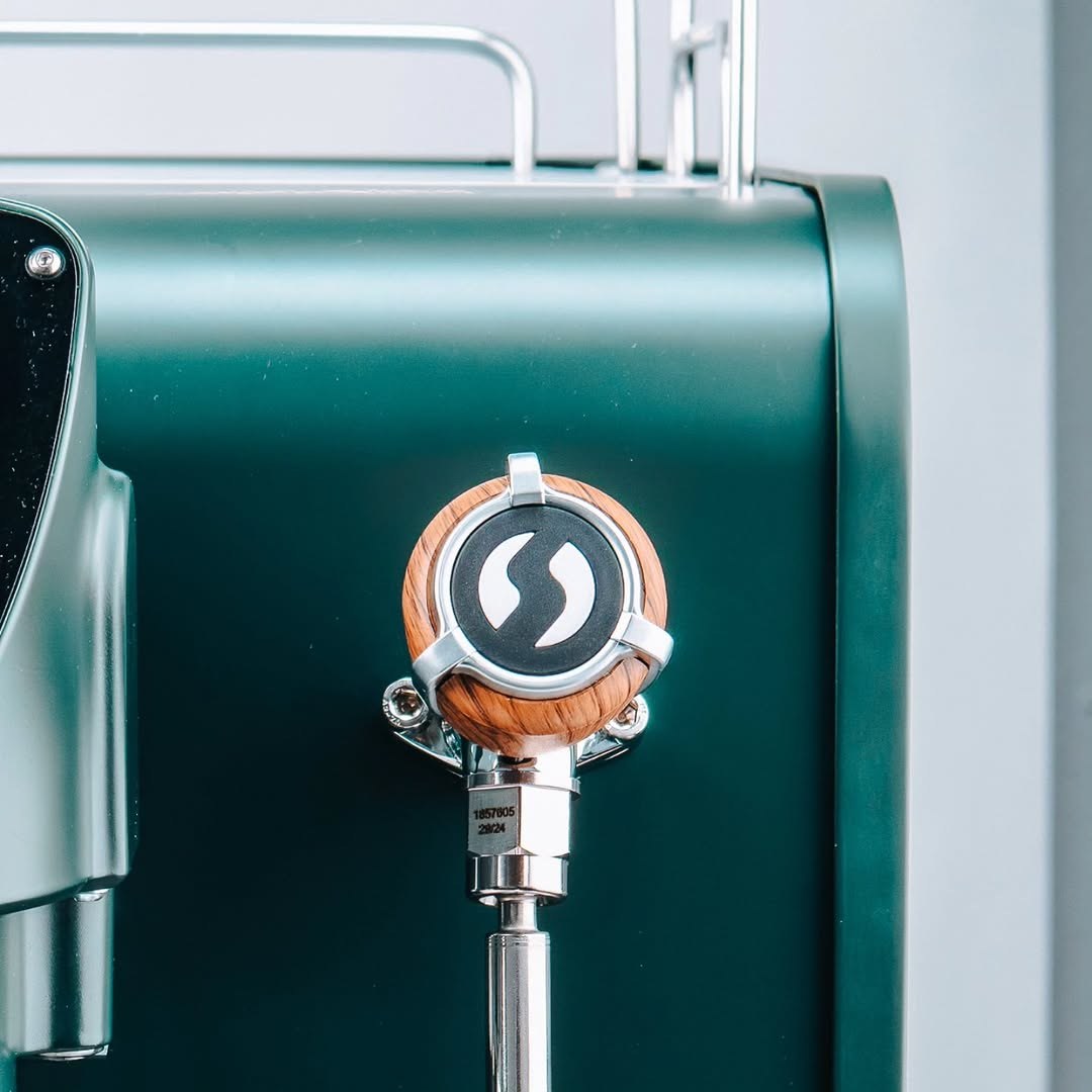 Detalhe do porta-filtro de máquina de café espresso